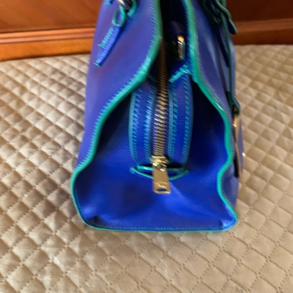 Handbag - Picture 2 of 9